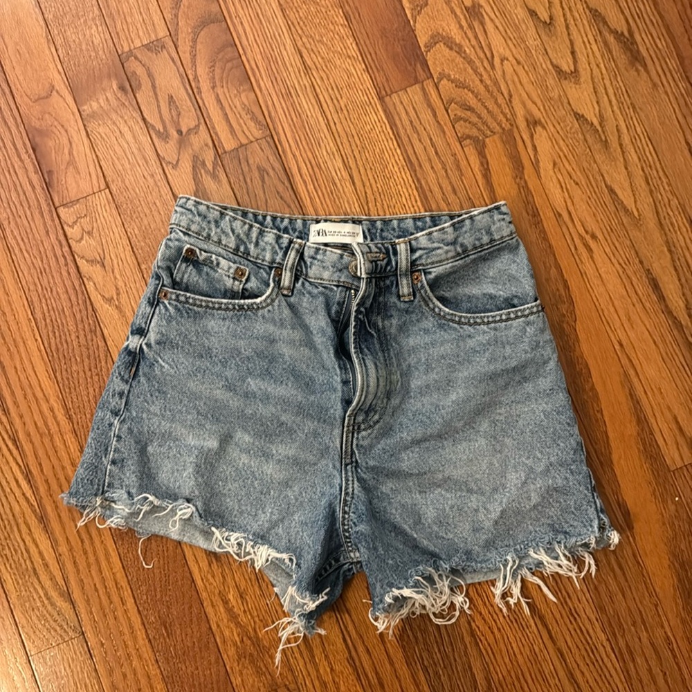 Zara Denim Shorts | High-Rise | Medium Wash | Size 4